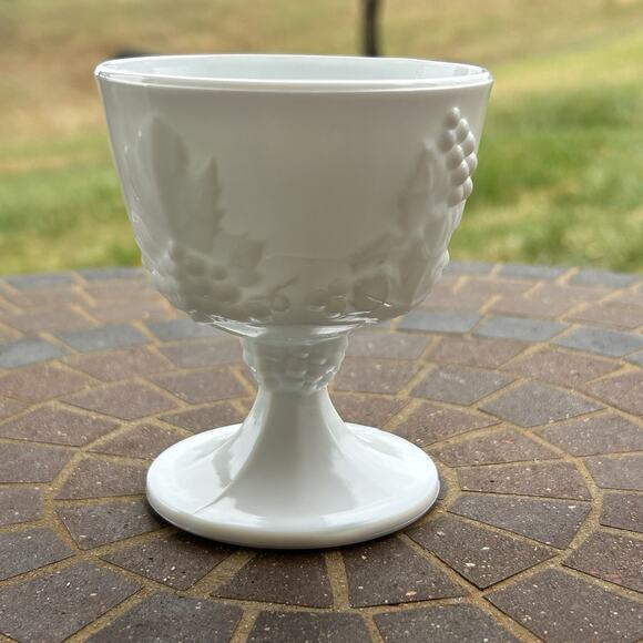 Vintage Indiana Glass Company Milk Glass White Harvest Grape Open Top Sugar Bowl - Picture 2 of 6